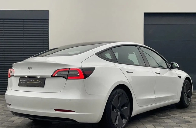 Tesla Model 3 cena 125900 przebieg: 33000, rok produkcji 2021 z Żmigród małe 631